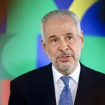 Embaixador e presidente da COP30, André Corrêa do Lago, durante coletiva à imprensa no Palácio do Planalto, em 21 de janeiro de 2025 (Foto Fernando Donasci/MMA)